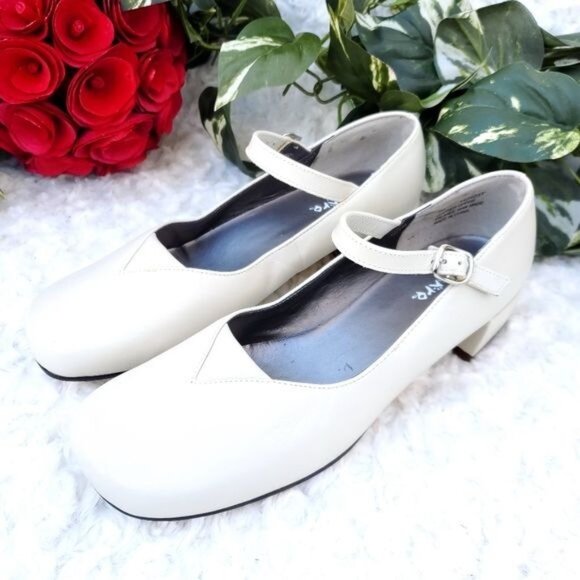 Vintage Cream Mary Jane Shoe Tabbie Style Ballet Coquette Designer - Picture 2 of 10